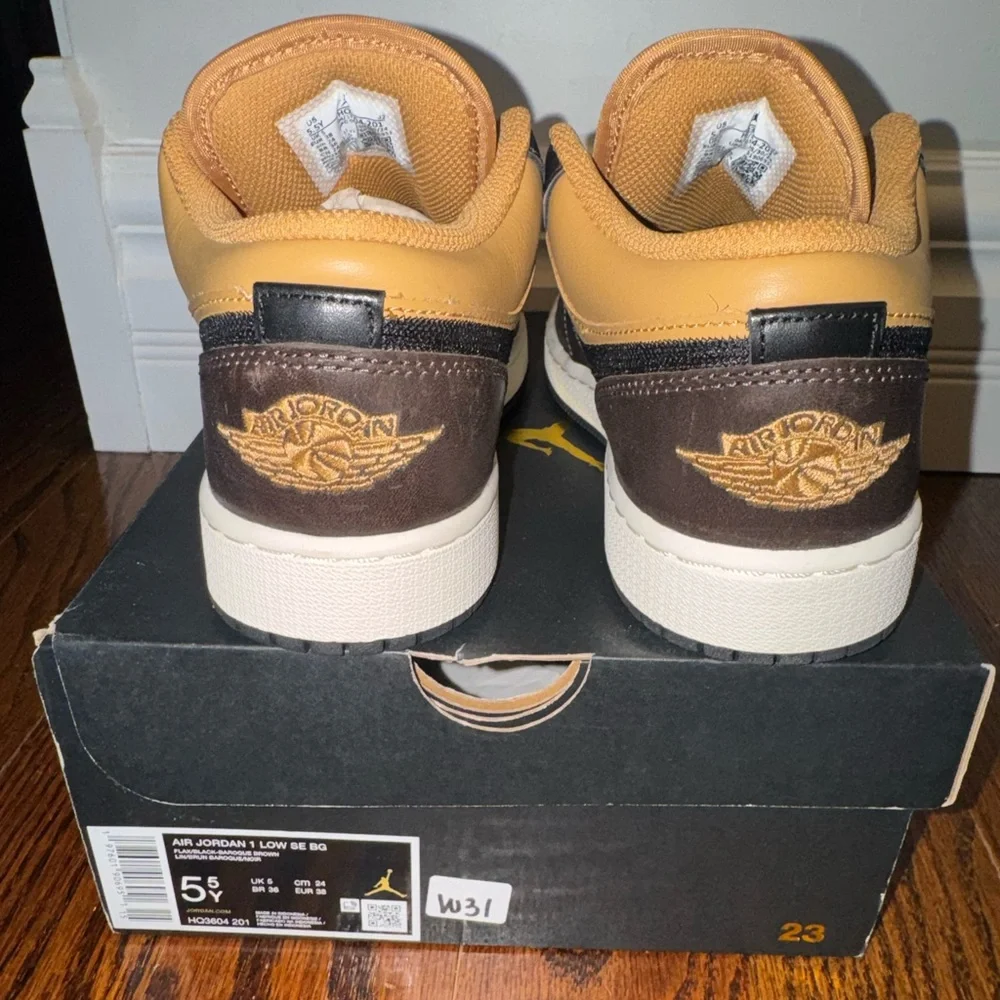 Nike Air Jordan 1 Low SE Flax/Black-Baroque Brown - Picture 3 of 7
